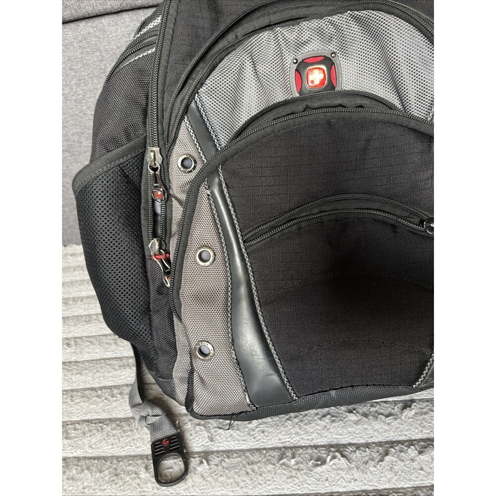 Wenger SWISS GEAR Synergy Pro 16 inch Laptop Backpack Black & Gray Shock Absorb